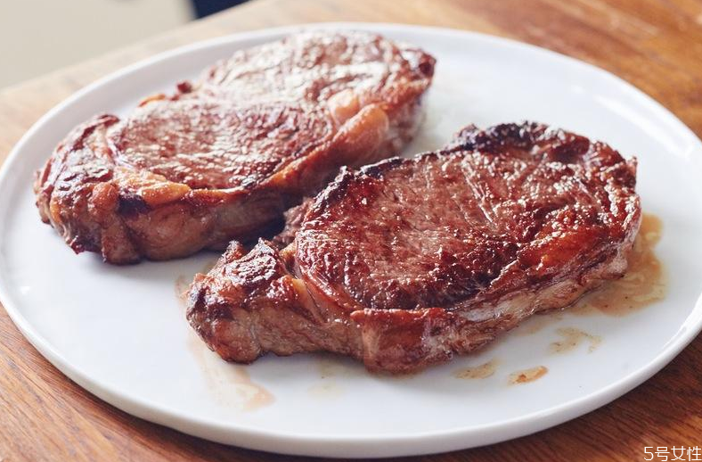 冷凍牛排可以直接煎嗎 煎牛排的火候和時(shí)間 冷凍牛排可以直接煎嗎 煎牛排的火候和時(shí)間