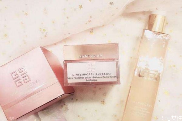 涂素顏霜要卸妝嗎 涂素顏霜用什么卸妝好 涂素顏霜要卸妝嗎 涂素顏霜用什么卸妝好