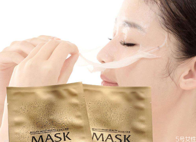 涂了爽膚水多久敷面膜 面膜里的精華液第二天還能用嗎 涂了爽膚水多久敷面膜 面膜里的精華液第二天還能用嗎