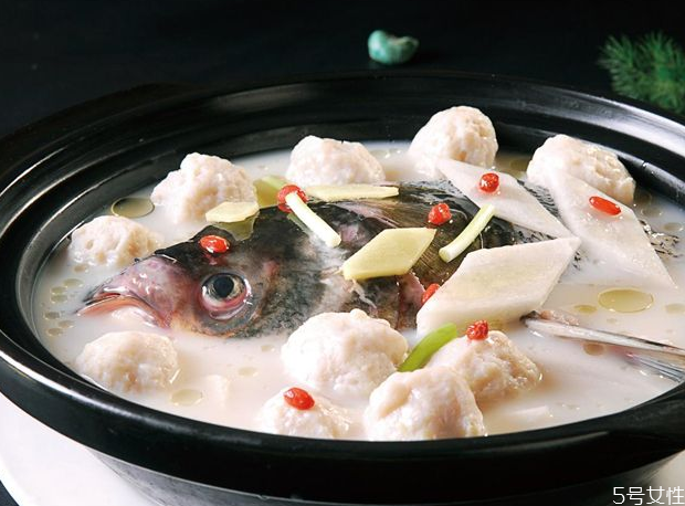 魚腦子是脂肪嗎 吃魚腦子有什么害處嗎 魚腦子是脂肪嗎 吃魚腦子有什么害處嗎