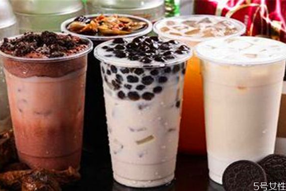 晚上喝無糖奶茶會發(fā)胖嗎 不加糖的奶茶有多少熱量 晚上喝無糖奶茶會發(fā)胖嗎 不加糖的奶茶有多少熱量