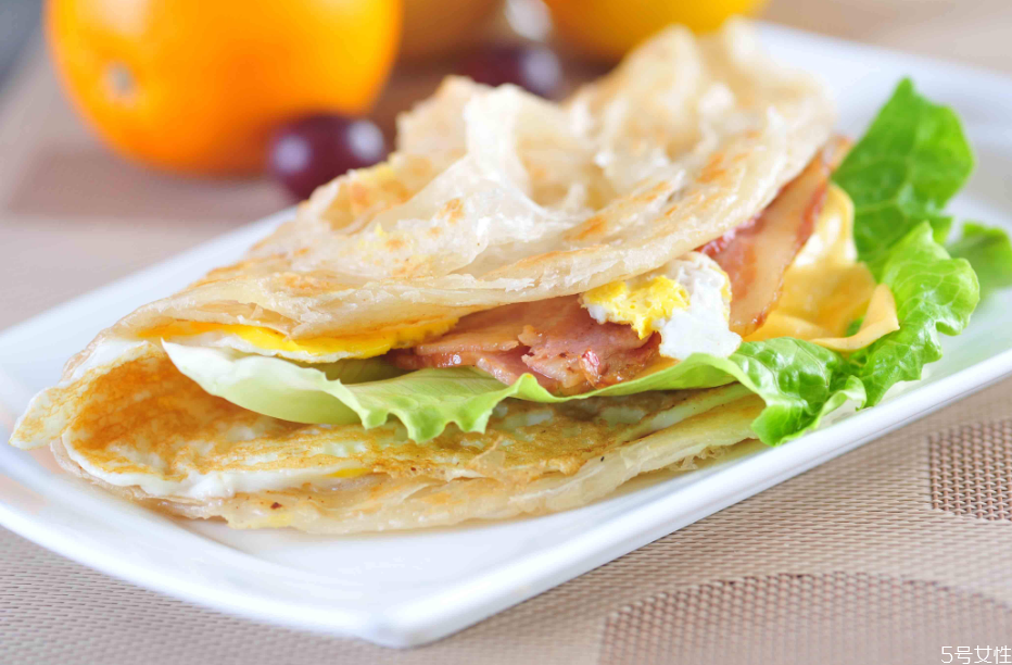 手抓餅怎么把雞蛋打在餅里面 手抓餅先雞蛋還是先放餅 手抓餅怎么把雞蛋打在餅里面 手抓餅先雞蛋還是先放餅