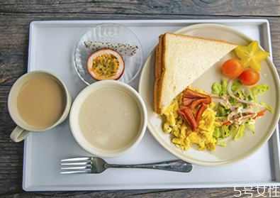 早餐吃多了會(huì)不會(huì)長胖 減肥吃早飯會(huì)胖嗎 早餐吃多了會(huì)不會(huì)長胖 減肥吃早飯會(huì)胖嗎