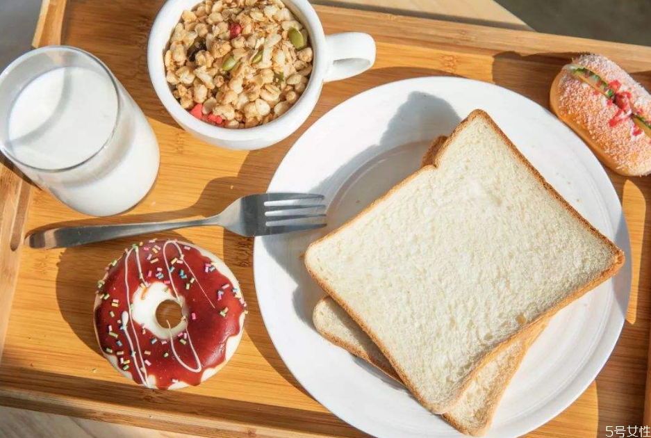 早餐吃多了會(huì)不會(huì)長胖 減肥吃早飯會(huì)胖嗎 早餐吃多了會(huì)不會(huì)長胖 減肥吃早飯會(huì)胖嗎