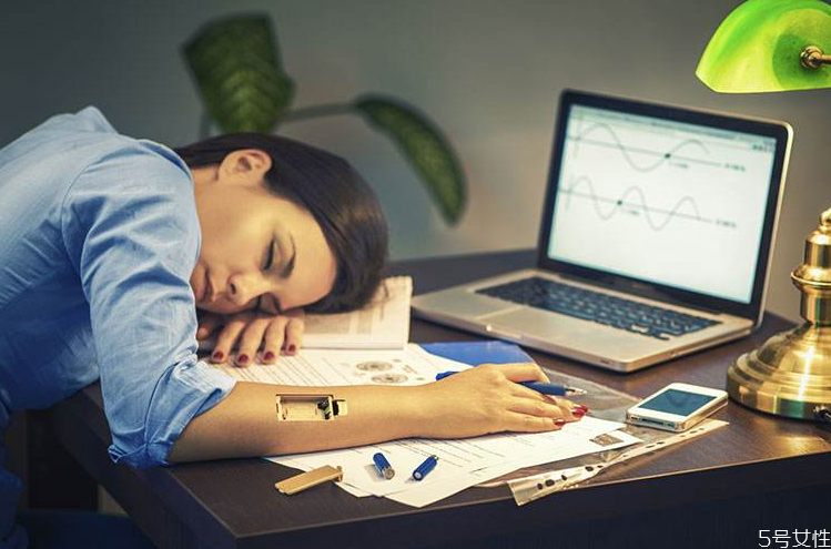 經(jīng)常熬夜會變胖嗎 減肥期間幾點睡覺最好 經(jīng)常熬夜會變胖嗎 減肥期間幾點睡覺最好