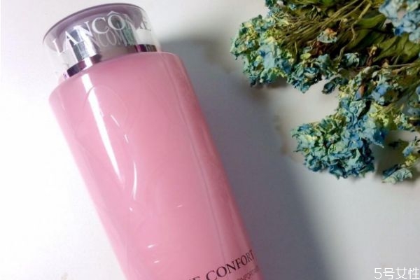 蘭蔻粉水敷完要不要洗臉 蘭蔻粉水可以涂眼周嗎 蘭蔻粉水敷完要不要洗臉 蘭蔻粉水可以涂眼周嗎