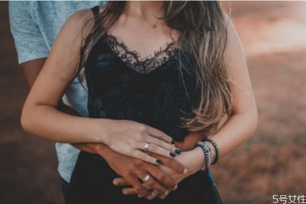 老公不愿碰你說明什么 當(dāng)男人不碰你說明什么 老公不愿碰你說明什么 當(dāng)男人不碰你說明什么