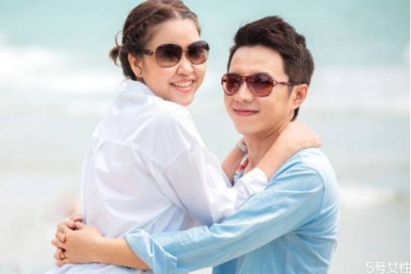 老公精神出軌的表現 老公精神出軌了該怎么處理 老公精神出軌的表現 老公精神出軌了該怎么處理