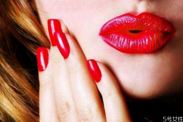 如何畫出嘟嘟唇 怎么畫出漂亮的嘴唇 如何畫出嘟嘟唇 怎么畫出漂亮的嘴唇