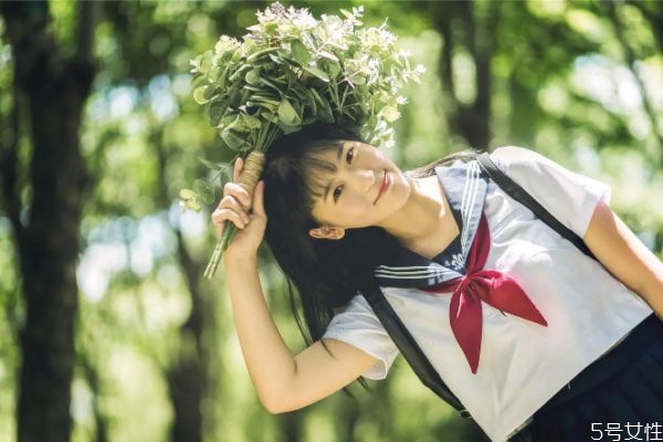 女生喜歡你的跡象 女生喜歡你的細微表現(xiàn) 女生喜歡你的跡象 女生喜歡你的細微表現(xiàn)