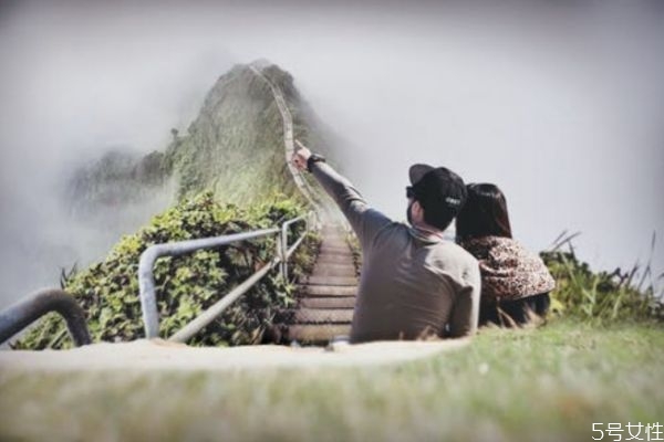 異性之間哪些動(dòng)作算曖昧 兩人有曖昧的表現(xiàn) 異性之間哪些動(dòng)作算曖昧 兩人有曖昧的表現(xiàn)