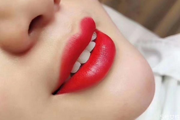 ?唇部應(yīng)該怎么護(hù)理 唇部護(hù)理小技巧 ?唇部應(yīng)該怎么護(hù)理 唇部護(hù)理小技巧