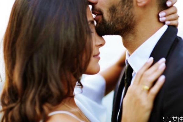 男生對你曖昧是喜歡嗎 互相暗戀的人磁場感應(yīng)