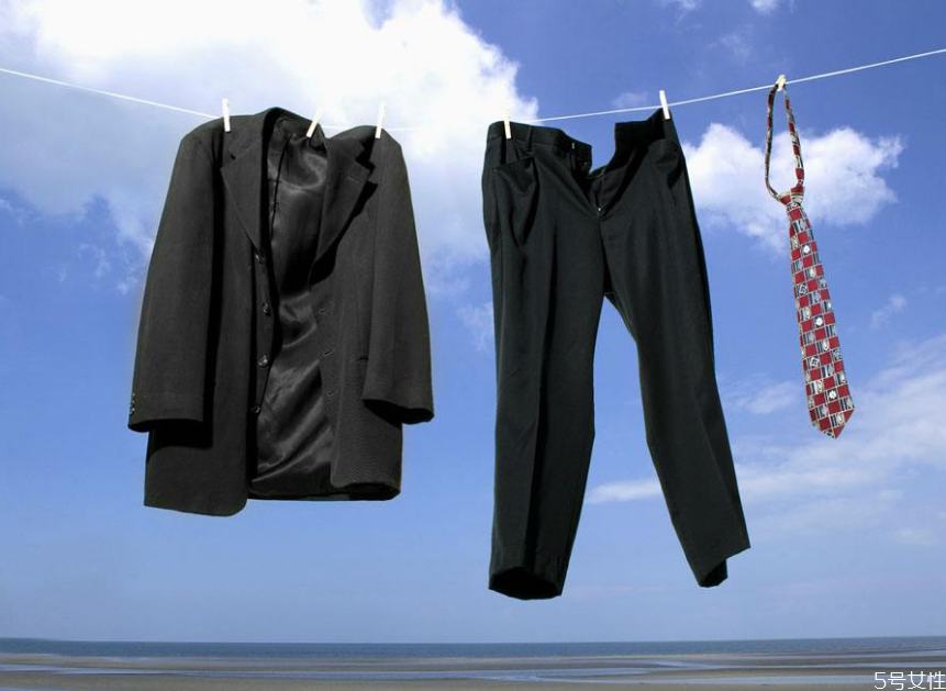 衣服要不要反過來曬 正確姿勢來了 衣服要不要反過來曬 正確姿勢來了