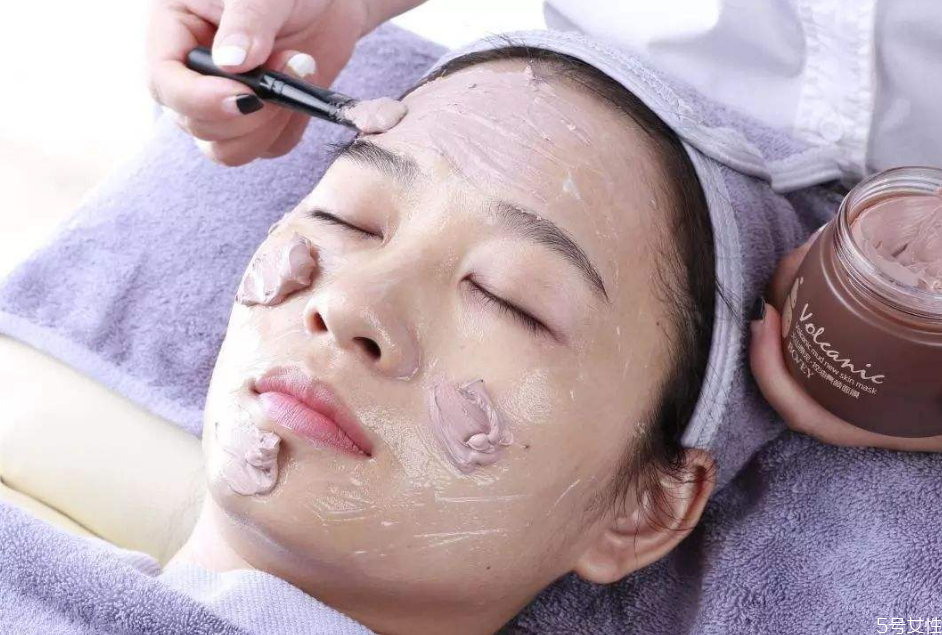 泥膜弄進(jìn)眼睛怎么辦 泥膜敷太久會(huì)怎樣 泥膜弄進(jìn)眼睛怎么辦 泥膜敷太久會(huì)怎樣