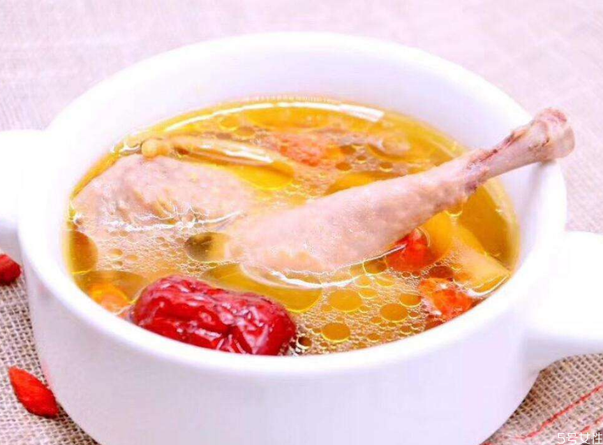 鴿子湯燉多久最營(yíng)養(yǎng) 鴿子湯燉的越久越好嗎