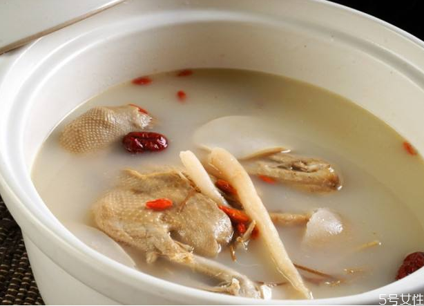 鴿子湯燉多久最營(yíng)養(yǎng) 鴿子湯燉的越久越好嗎