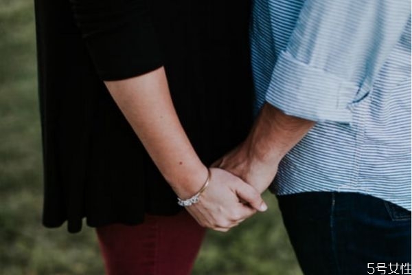 男生對你曖昧是喜歡嗎 互相暗戀的人磁場感應(yīng) 男生對你曖昧是喜歡嗎 互相暗戀的人磁場感應(yīng)