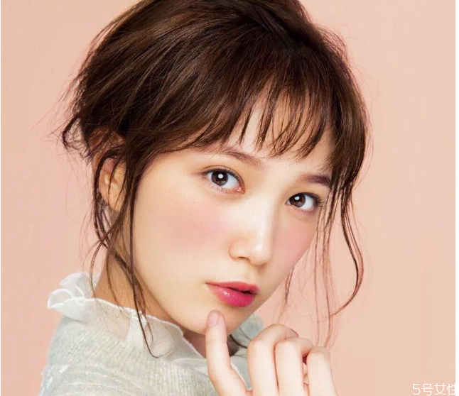 日系妝容要點(diǎn) 日系妝歐美妝對(duì)比 日系妝容要點(diǎn) 日系妝歐美妝對(duì)比