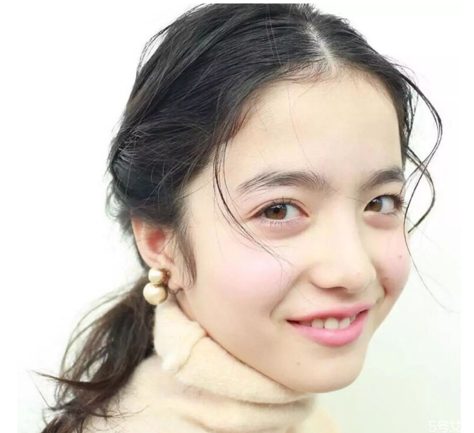 日系妝容要點(diǎn) 日系妝歐美妝對(duì)比 日系妝容要點(diǎn) 日系妝歐美妝對(duì)比