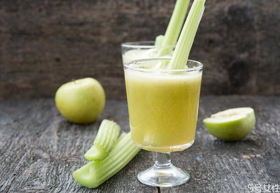 每天喝芹菜汁能減肥嗎 芹菜汁什么時(shí)候喝減肥 每天喝芹菜汁能減肥嗎 芹菜汁什么時(shí)候喝減肥