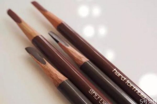 眉筆使用時(shí)為什么要削成扁的 眉筆潮了要如何處理 眉筆使用時(shí)為什么要削成扁的 眉筆潮了要如何處理