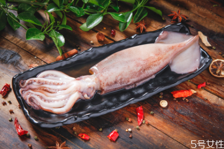 冷凍魷魚怎么處理 魷魚怎么去腥味 冷凍魷魚怎么處理 魷魚怎么去腥味