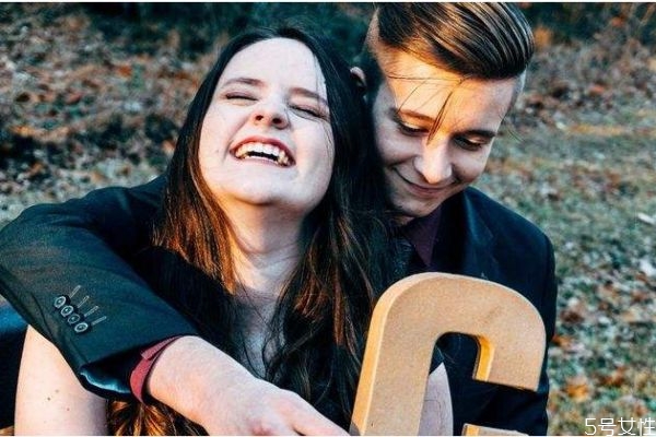 兩個人如何保持新鮮感 情侶保持新鮮感的妙招 兩個人如何保持新鮮感 情侶保持新鮮感的妙招