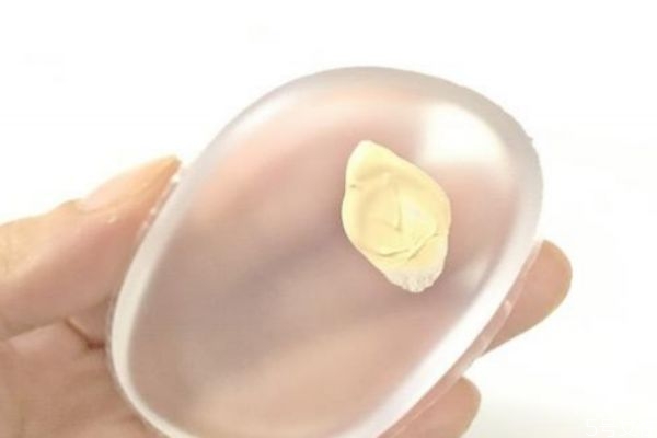 硅膠粉撲發(fā)黃了還能不能用 硅膠粉撲的缺點(diǎn) 硅膠粉撲發(fā)黃了還能不能用 硅膠粉撲的缺點(diǎn)