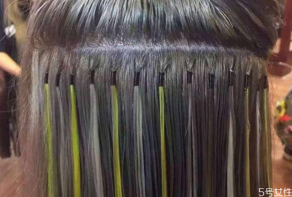 接發(fā)膠水怎么去掉 接發(fā)的膠用什么能洗掉 接發(fā)膠水怎么去掉 接發(fā)的膠用什么能洗掉