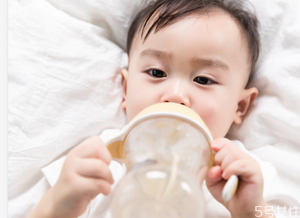 嬰兒突然嘔吐的原因有哪些 小孩惡心嘔吐怎么緩解 嬰兒突然嘔吐的原因有哪些 小孩惡心嘔吐怎么緩解