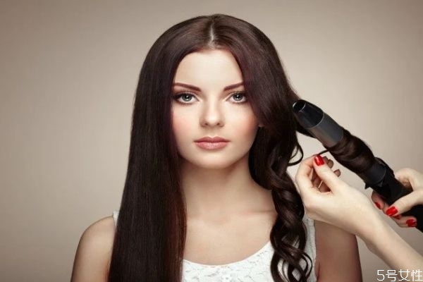 染頭發(fā)打蠟起什么作用 染頭發(fā)打蠟能保持多久 染頭發(fā)打蠟起什么作用 染頭發(fā)打蠟能保持多久