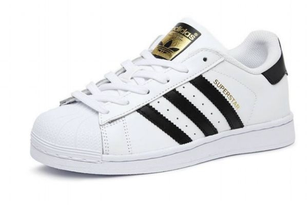 阿迪達(dá)斯貝殼頭鞋如何保養(yǎng) 貝殼頭偏大還是偏小 阿迪達(dá)斯貝殼頭鞋如何保養(yǎng) 貝殼頭偏大還是偏小