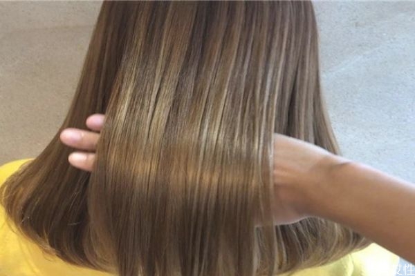 卷發(fā)的卷會越洗越大嗎 燙的小卷多久能變大卷 卷發(fā)的卷會越洗越大嗎 燙的小卷多久能變大卷