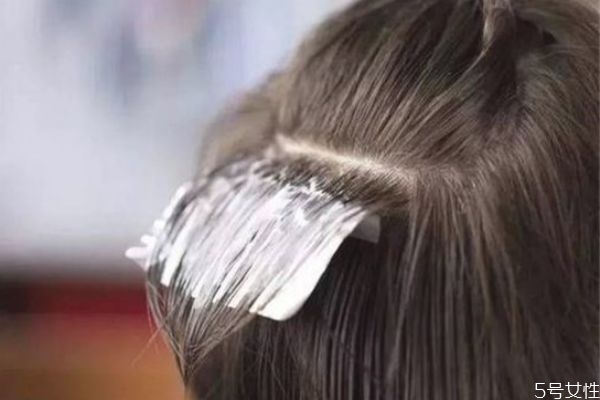 染發(fā)沒有漂會恢復黑色嗎 染發(fā)的用途 染發(fā)沒有漂會恢復黑色嗎 染發(fā)的用途