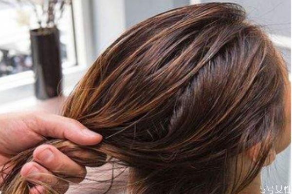 冷燙不加熱需要多久 冷燙的最佳軟化時間 冷燙不加熱需要多久 冷燙的最佳軟化時間