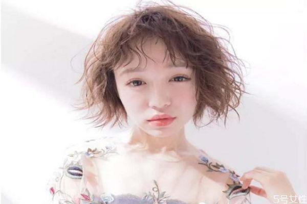 施華蔻燙和菲靈燙區(qū)別 菲靈在哪個(gè)檔次 施華蔻燙和菲靈燙區(qū)別 菲靈在哪個(gè)檔次