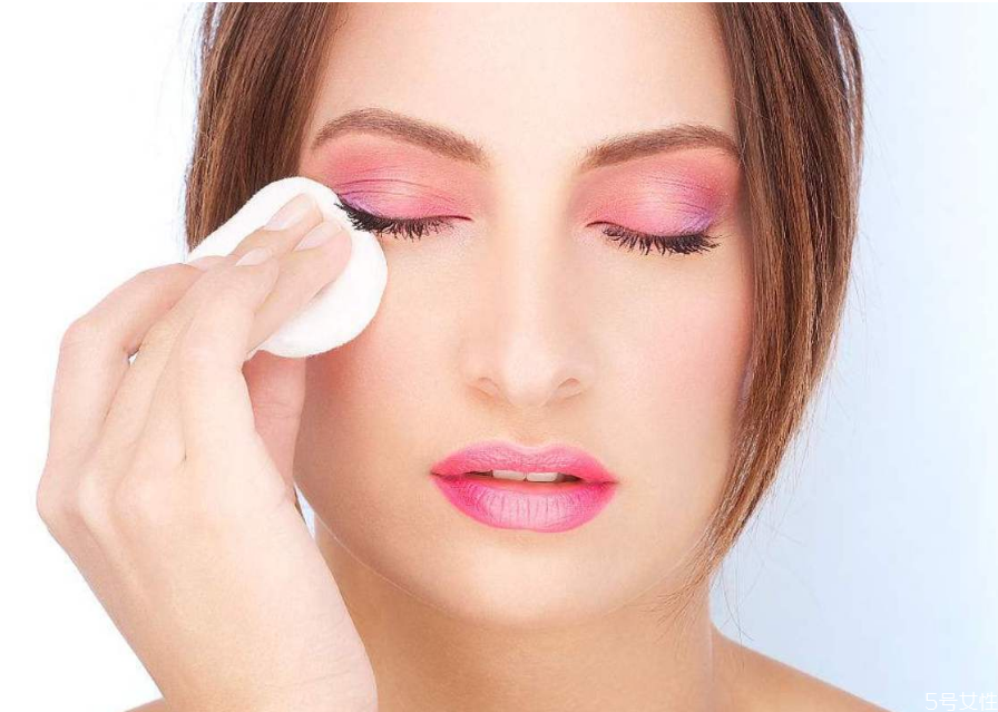 睫毛卸不干凈的后果 卸睫毛膏小妙招 睫毛卸不干凈的后果 卸睫毛膏小妙招