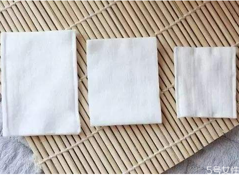 為什么卸妝要用卸妝棉 卸妝一定要用卸妝棉嗎 為什么卸妝要用卸妝棉 卸妝一定要用卸妝棉嗎