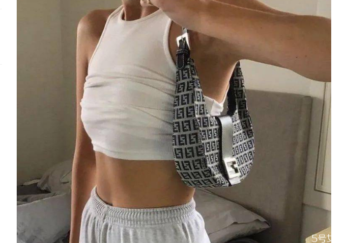 千禧辣妹風(fēng)卷土重來(lái)？千禧辣妹是什么風(fēng)格