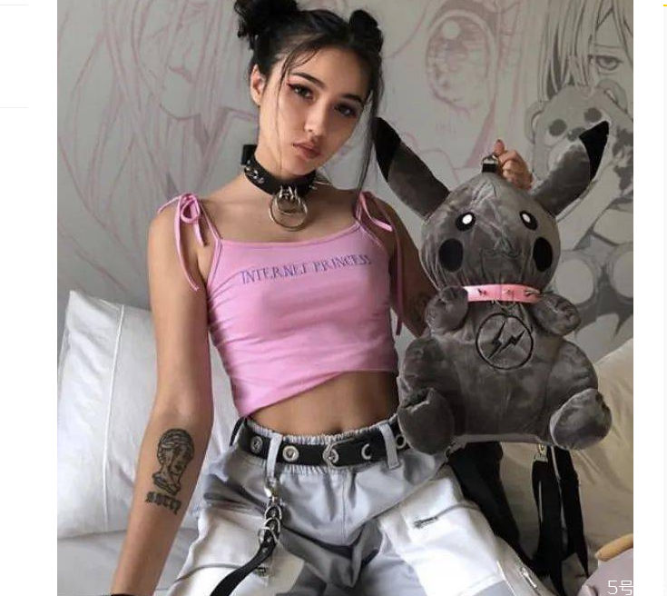 千禧辣妹風(fēng)卷土重來(lái)？千禧辣妹是什么風(fēng)格