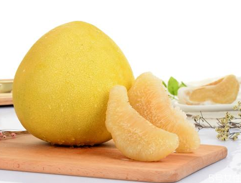 紅心柚子為什么是紅色的 紅心柚子和白心柚子哪個(gè)糖分更高 紅心柚子為什么是紅色的 紅心柚子和白心柚子哪個(gè)糖分更高