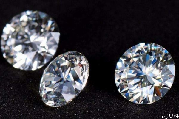 莫桑鉆的價(jià)格多少錢(qián) 國(guó)產(chǎn)莫桑石和美國(guó)莫桑石的區(qū)別 莫桑鉆的價(jià)格多少錢(qián) 國(guó)產(chǎn)莫桑石和美國(guó)莫桑石的區(qū)別