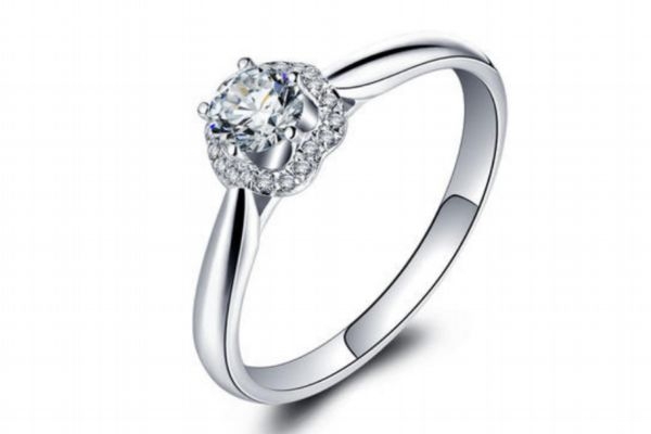 鉑金戒指和黃金戒指的區(qū)別 鉑金戒指與白銀戒指的區(qū)別 鉑金戒指和黃金戒指的區(qū)別 鉑金戒指與白銀戒指的區(qū)別