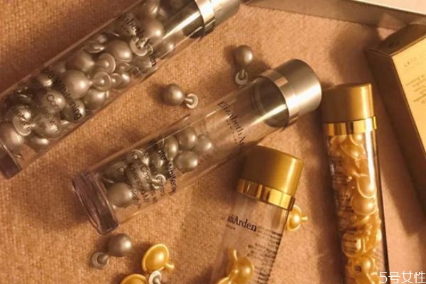 雅頓金膠和小棕瓶能一起用嗎 雅頓時空膠囊和小棕瓶對比 雅頓金膠和小棕瓶能一起用嗎 雅頓時空膠囊和小棕瓶對比