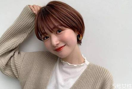 短發(fā)拉直好看嗎 頭發(fā)拉直太死板怎么辦 短發(fā)拉直好看嗎 頭發(fā)拉直太死板怎么辦