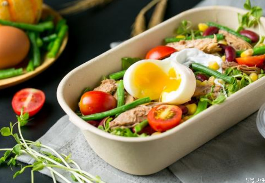 沙拉可以前一天晚上弄好嗎 蔬菜沙拉可以加熱嗎 沙拉可以前一天晚上弄好嗎 蔬菜沙拉可以加熱嗎