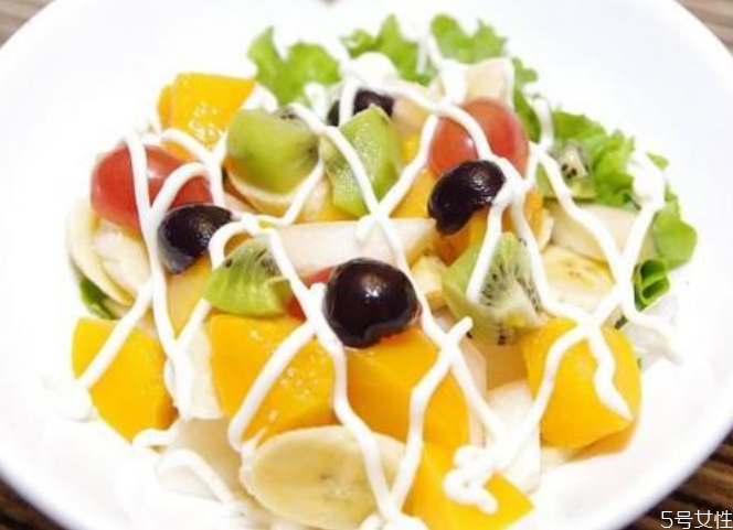 水果沙拉冰箱可以放多久 水果沙拉放冰箱好嗎 水果沙拉冰箱可以放多久 水果沙拉放冰箱好嗎