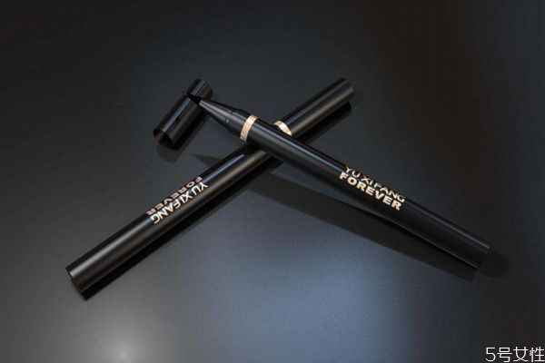 眼線筆暈妝應(yīng)該怎么辦 畫眼線不暈染的小竅門 眼線筆暈妝應(yīng)該怎么辦 畫眼線不暈染的小竅門