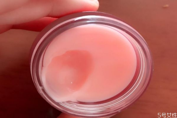 怎么看唇膜有沒(méi)有過(guò)期 唇膜一般多久過(guò)期 怎么看唇膜有沒(méi)有過(guò)期 唇膜一般多久過(guò)期